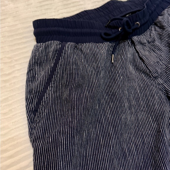 Athleta Stripe Bali Linen Ankle Pant Navy Cream Cuffed Pockets size 10 - Picture 14 of 16